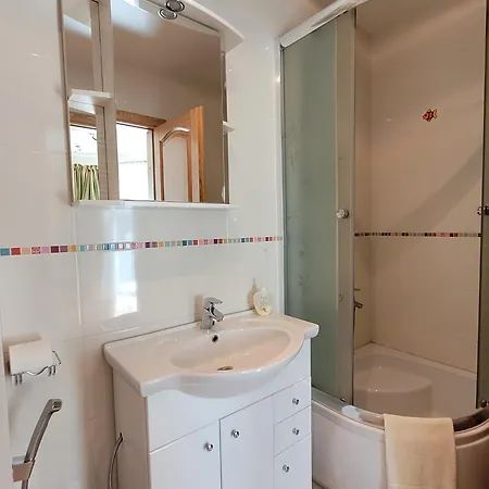 بيت ضيافة Chalet Rex *